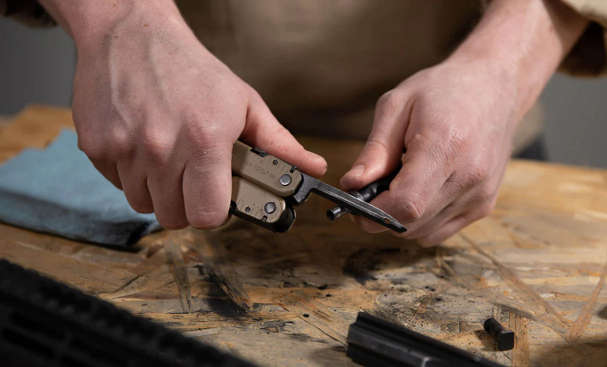 Leatherman Super Tool 300M Multi-Tool Coyote