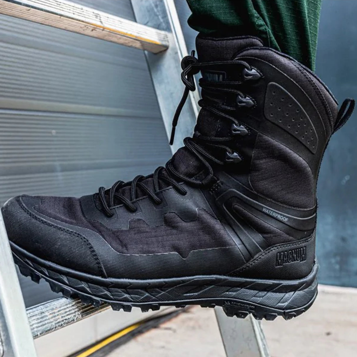 Magnum Ultima Pro 8.0 WP SZ Boots 1